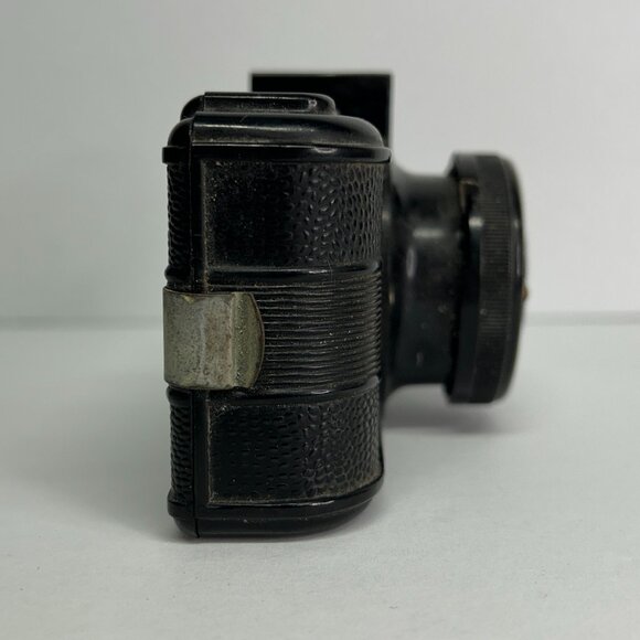 Majestic Camera 55mm Bakelite Film Camera 1940's Made in USA - Picture 4 of 7